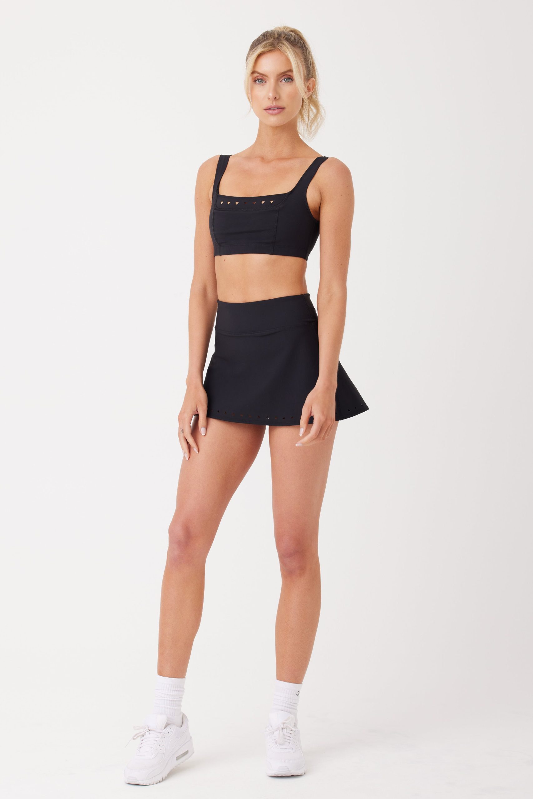 EMILY-SPORTS-BRA-SUSIE-SKORT-BLACK-4_424b5578-9ae4-41f2-b1c3-d5e3453e3669.jpg